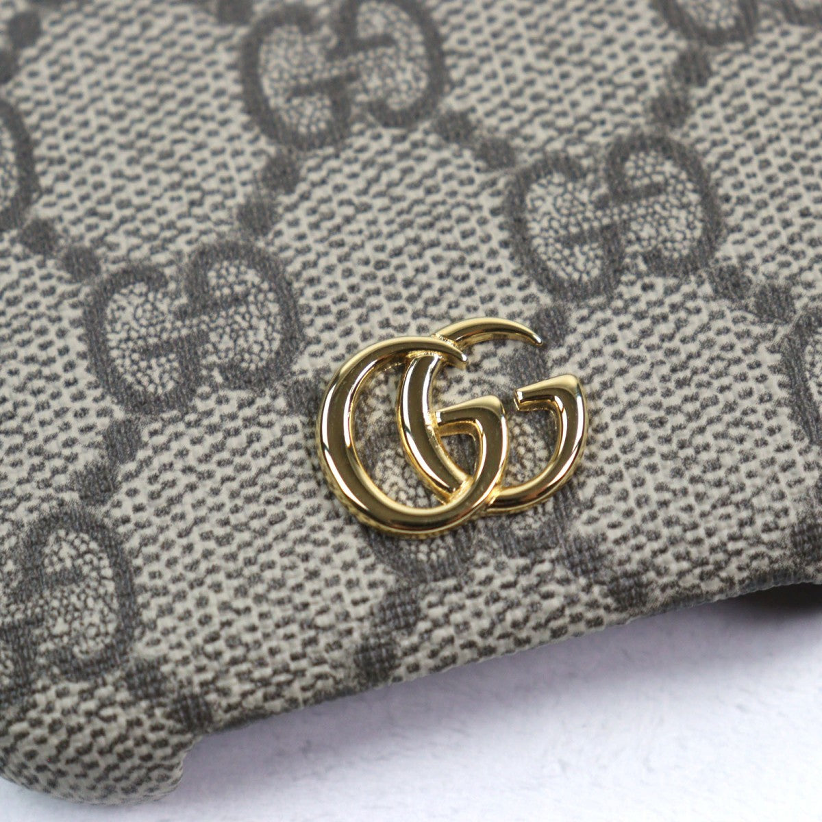 GUCCI iPhone case 763787 GG Supreme Canvas Beige type