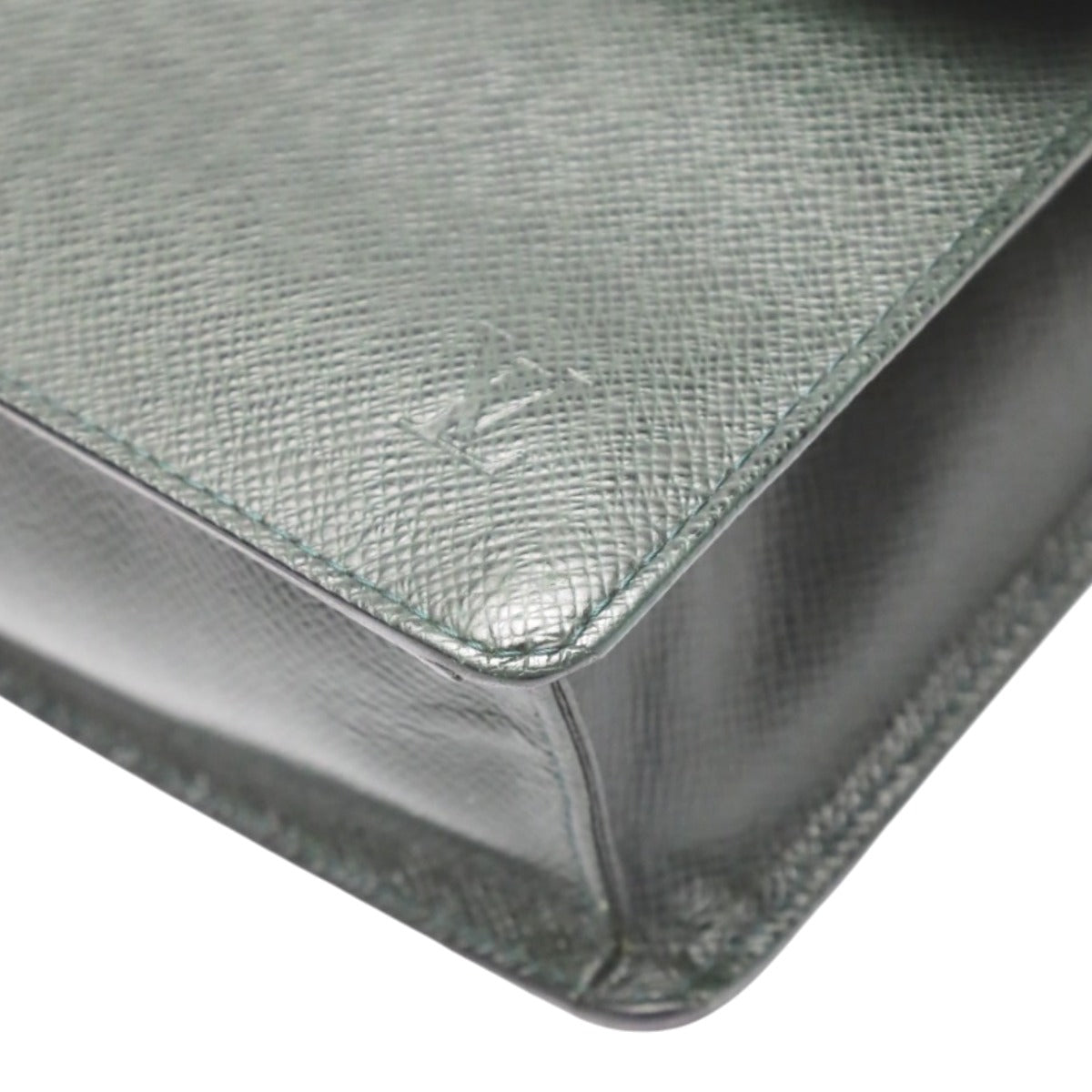 LOUIS VUITTON business bag M30776 Taiga green Taiga Porto Doquán