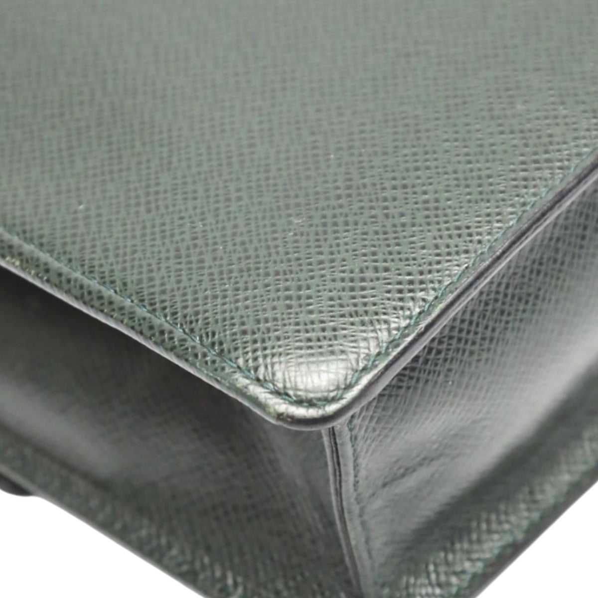 LOUIS VUITTON business bag M30776 Taiga green Taiga Porto Doquán