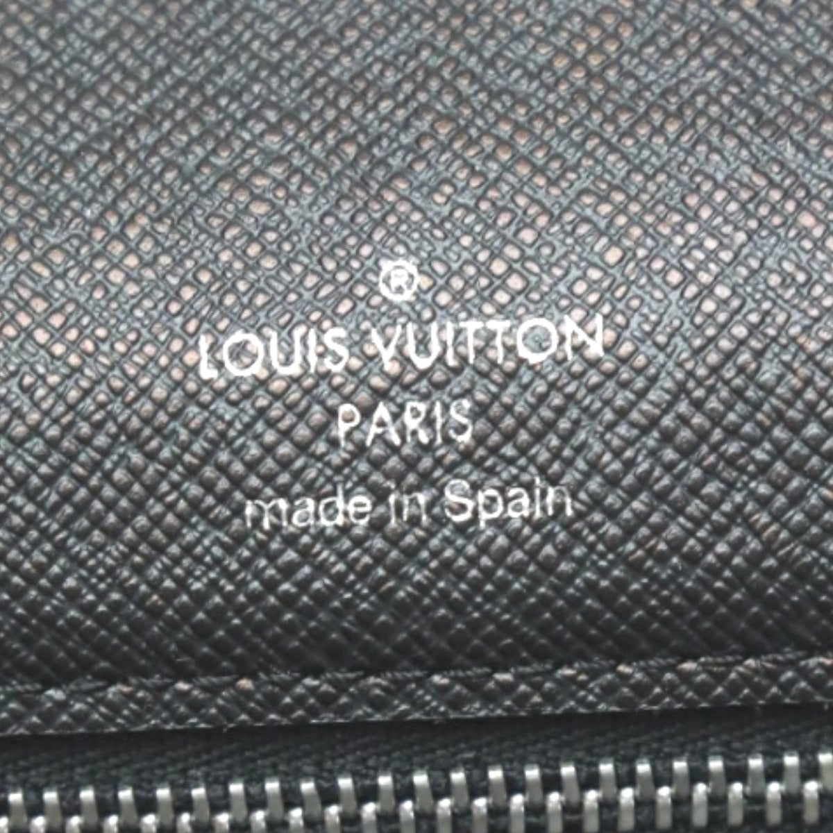 LOUIS VUITTON Clutch bag M30782 Taiga black Taiga Selenga