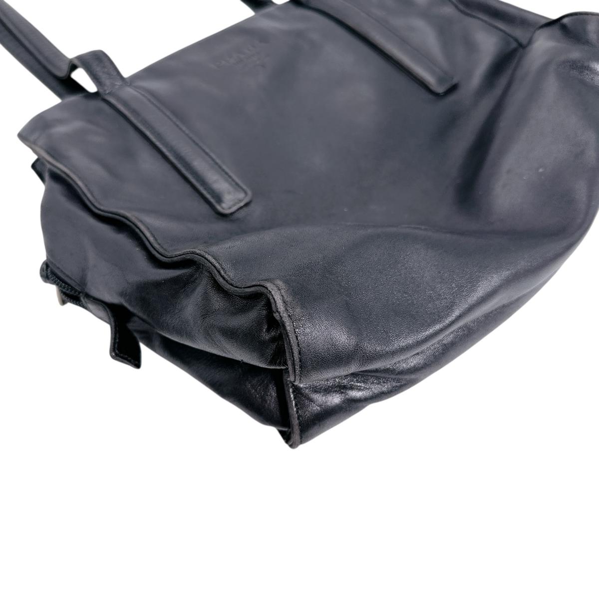 PRADA Tote Bag leather black Logo embossed