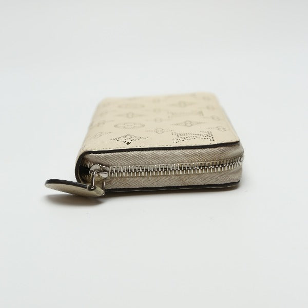 LOUIS VUITTON Long Wallet Purse ‚l61868 Monogram Mahina Magnolia Zip Around Monogram Mahina Zippy wallet Women Used Authentic