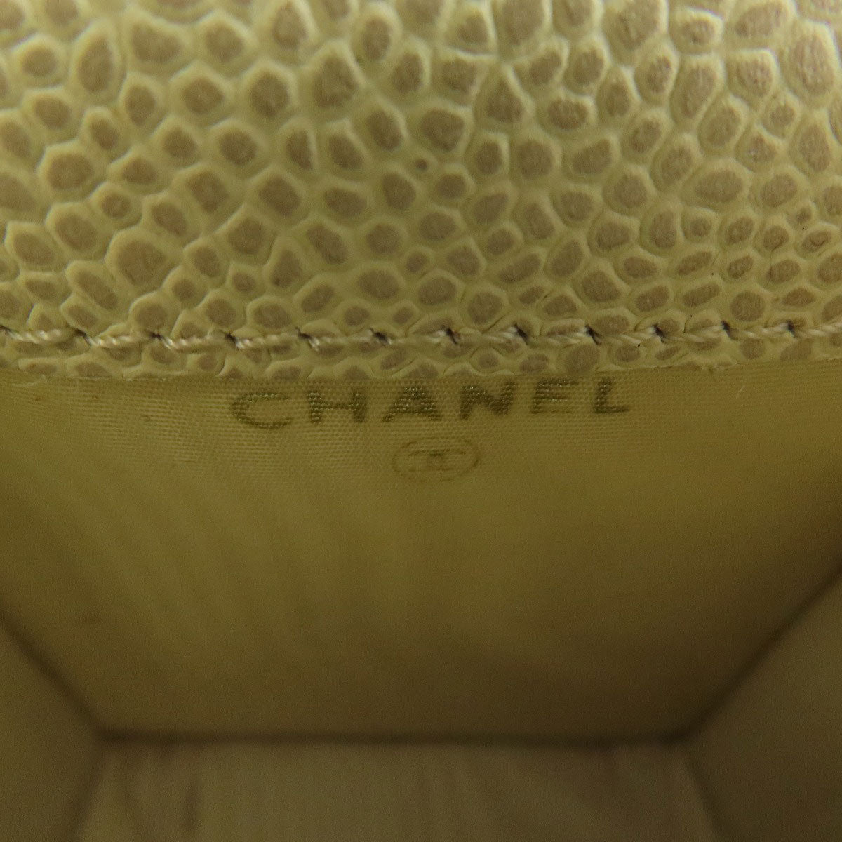 CHANEL Cigarette case Grained Calfskin Skin white COCO Mark Gold Metal Cigarette Case