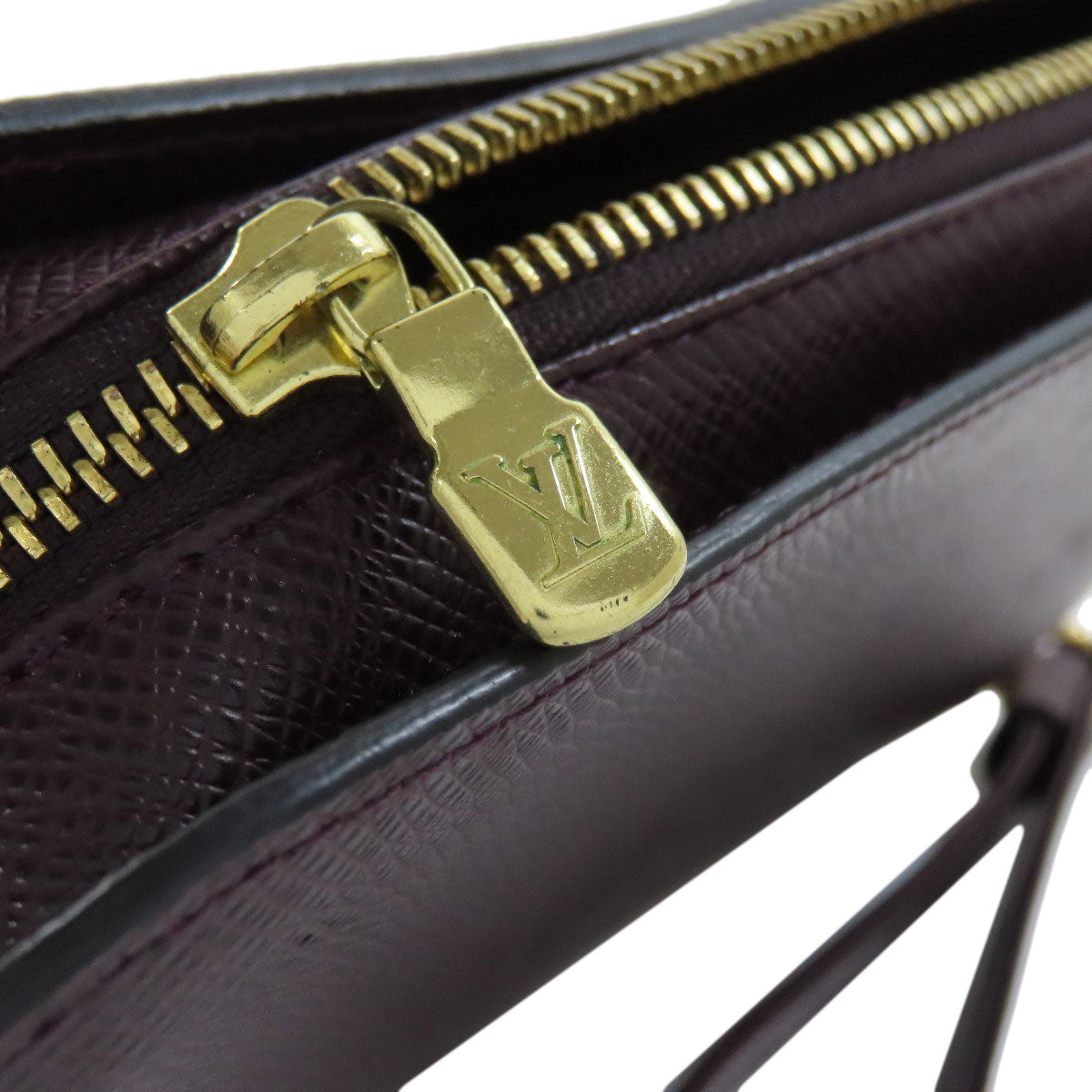 LOUIS VUITTON business bag M30186 Taiga Leather purple Baikal