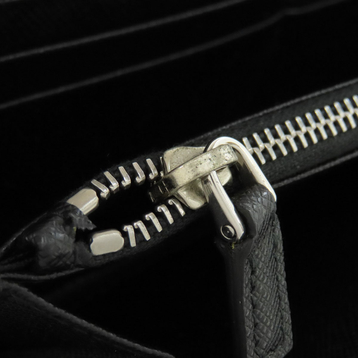 PRADA Long Wallet Purse Safiano black Zip Around