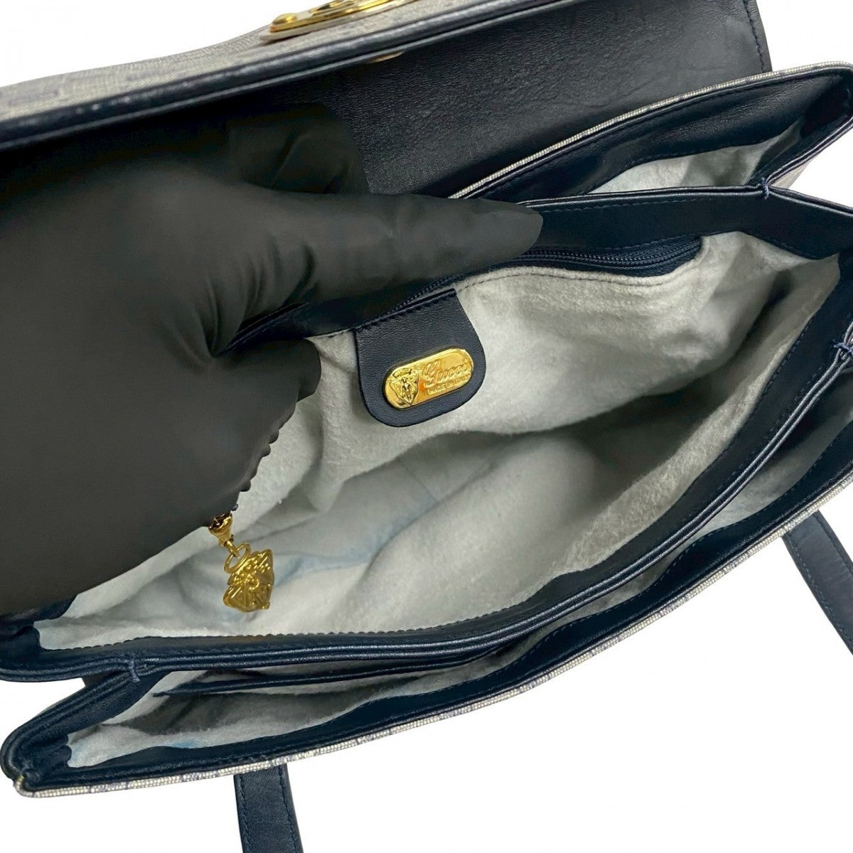 GUCCI Handbag leather Navy
