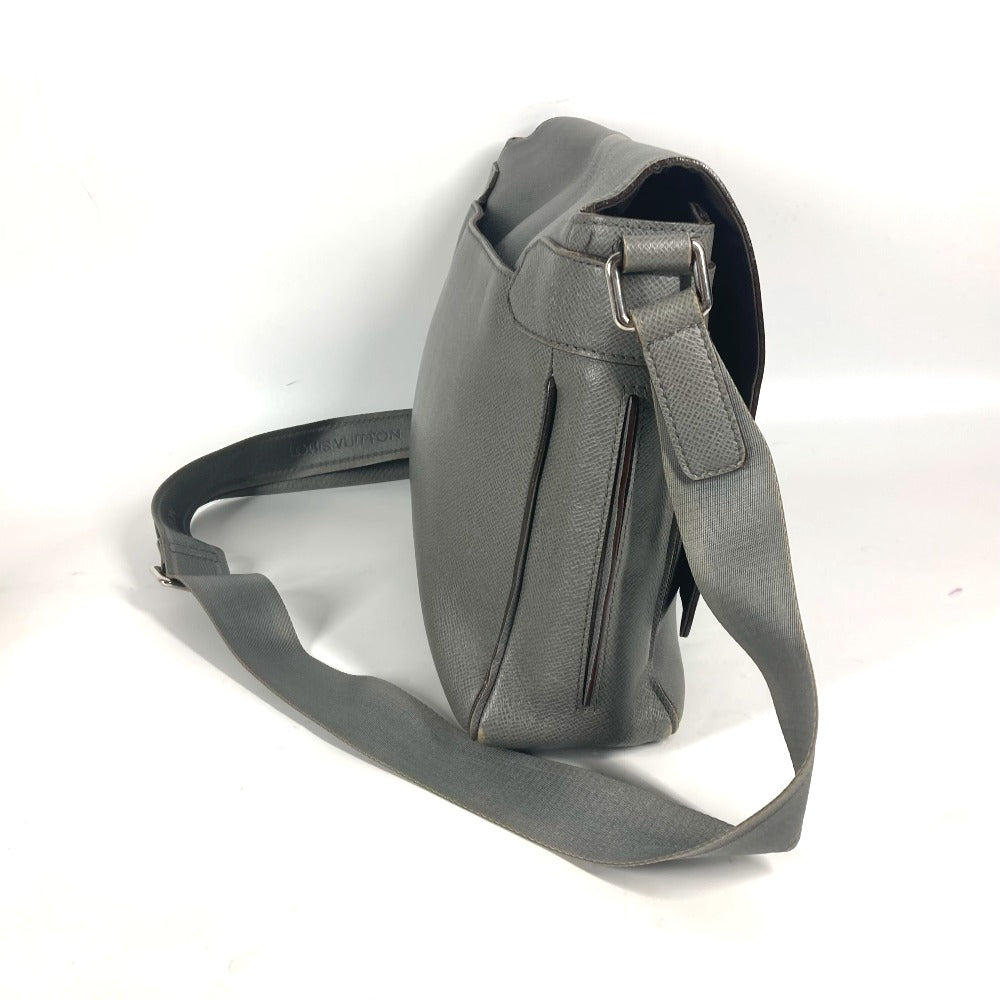 LOUIS VUITTON Shoulder Bag M32623 Taiga Leather gray Taiga Roman MM