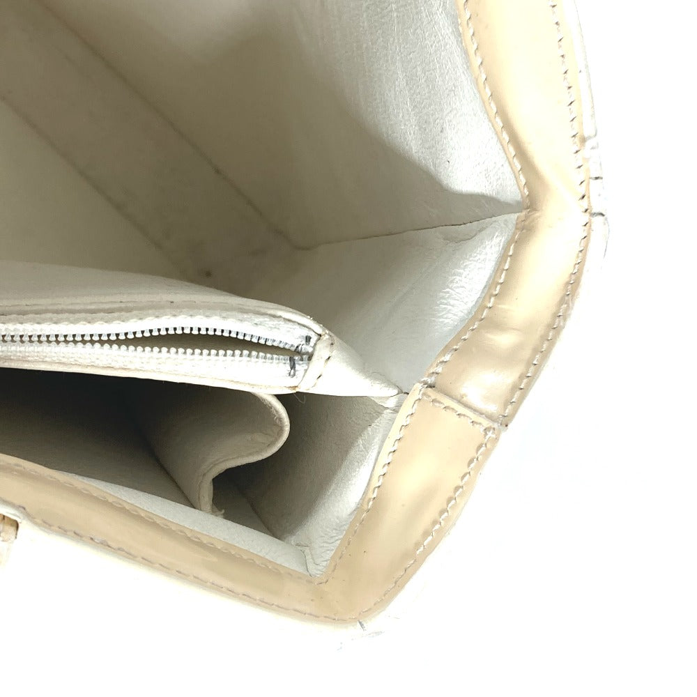 CHANEL Shoulder Bag Patent leather Ivorytype logo