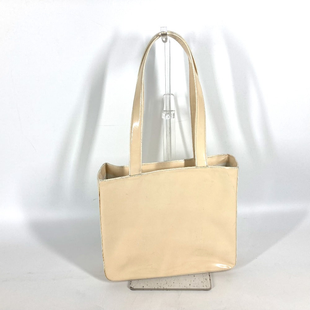 CHANEL Shoulder Bag Patent leather Ivorytype logo