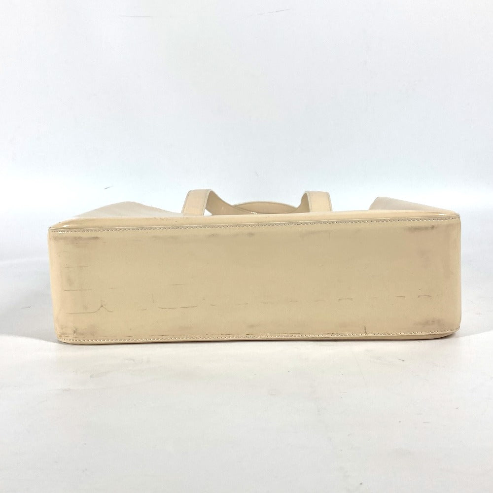 CHANEL Shoulder Bag Patent leather Ivorytype logo