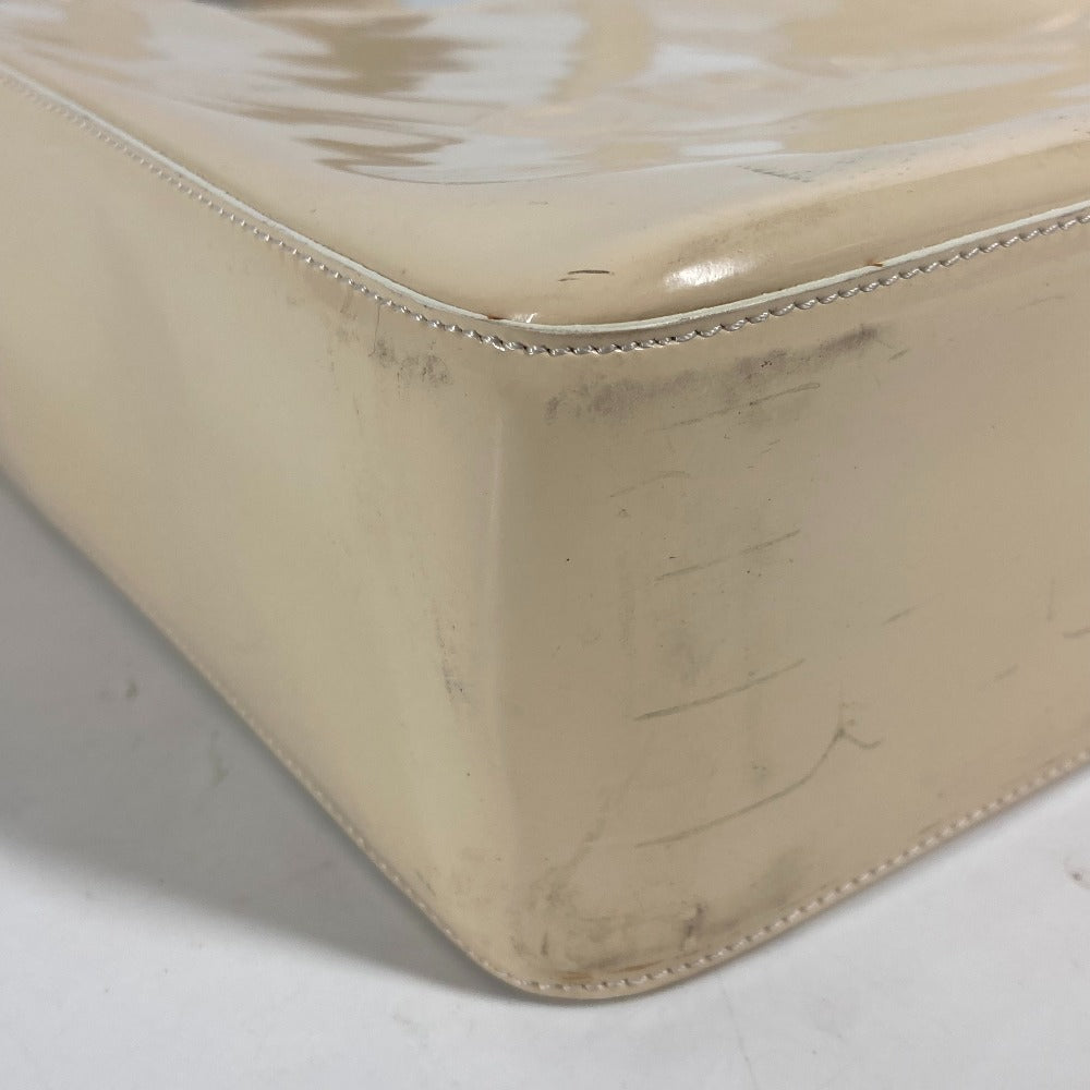 CHANEL Shoulder Bag Patent leather Ivorytype logo