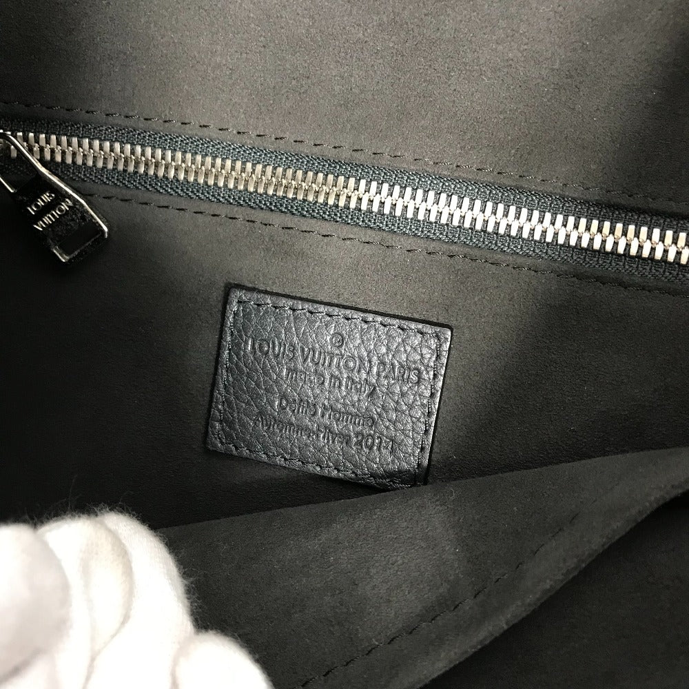LOUIS VUITTON Clutch bag M48811 Taurillon Clemence Leather black Bag portfolio