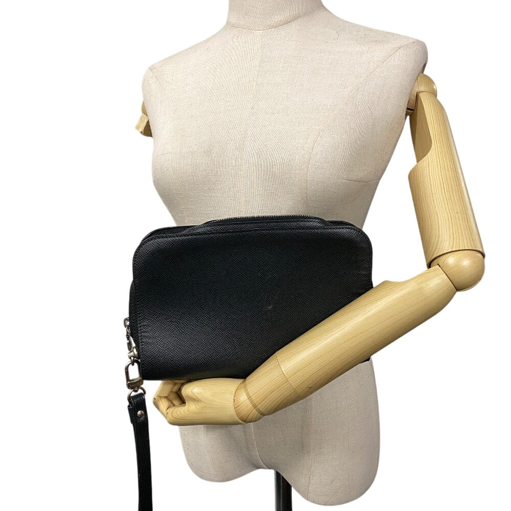 LOUIS VUITTON business bag M30182 Taiga black Taiga Baikal
