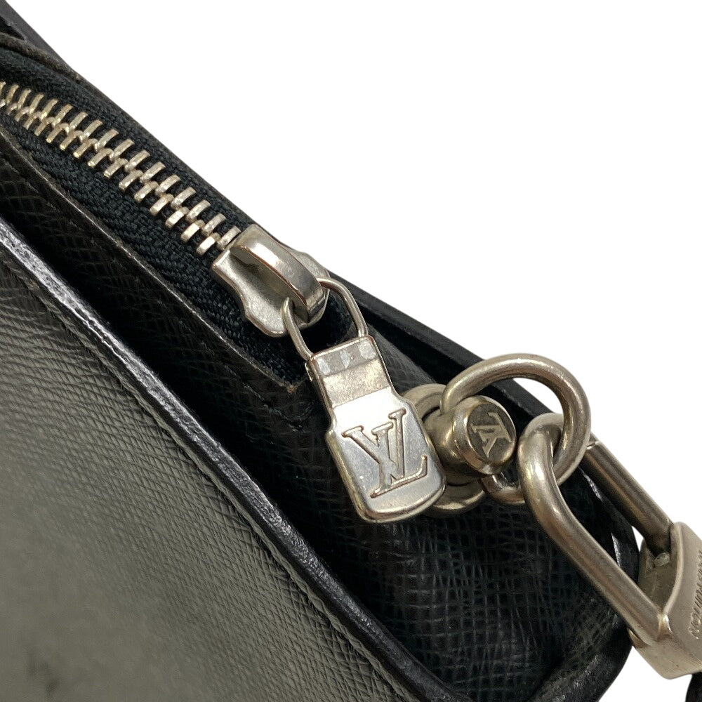 LOUIS VUITTON business bag M30182 Taiga black Taiga Baikal