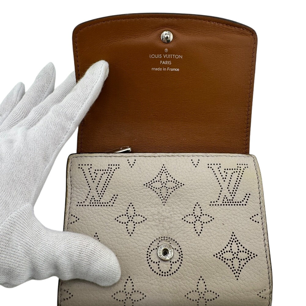 LOUIS VUITTON Bifold Wallet M68671 leather beige Mahina Portefeuille Iris Compact
