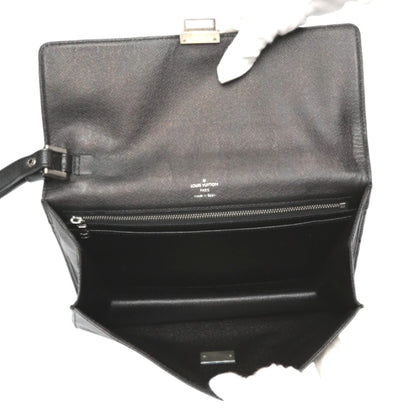 LOUIS VUITTON Clutch bag M30782 Taiga black Taiga Selenga