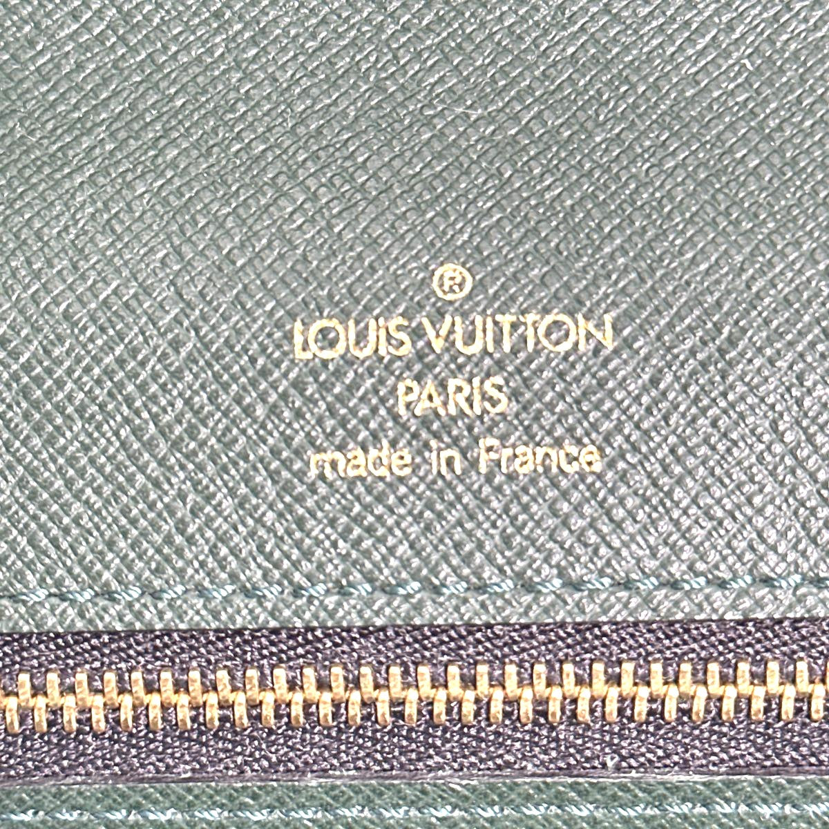 LOUIS VUITTON business bag M30194 Taiga Epithea Taiga pochette clad