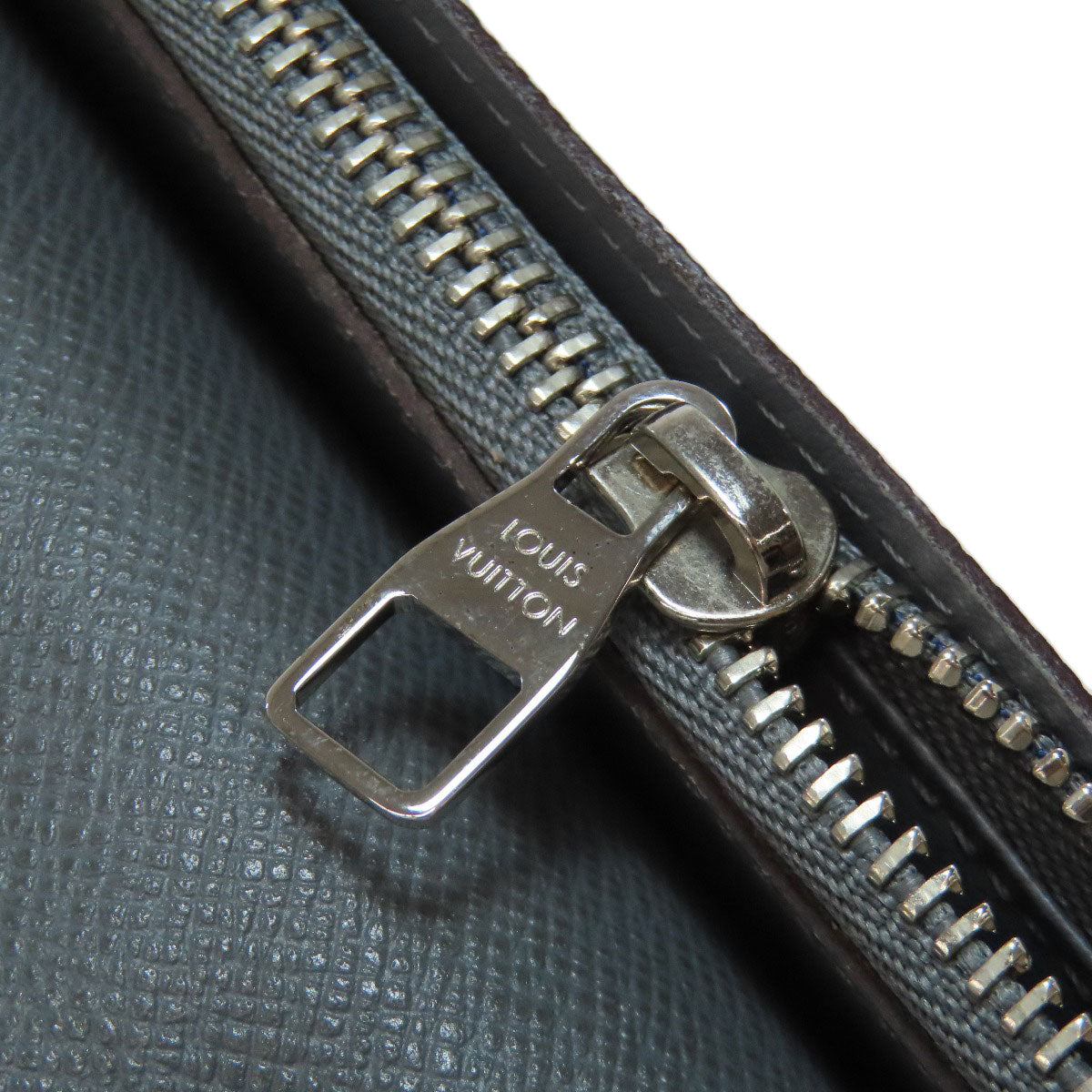 LOUIS VUITTON Long Wallet Purse M32653 Taiga Leather gray Portefeuille Blaza