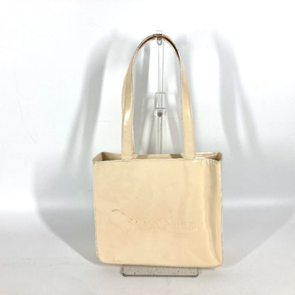 CHANEL Shoulder Bag Patent leather Ivorytype logo