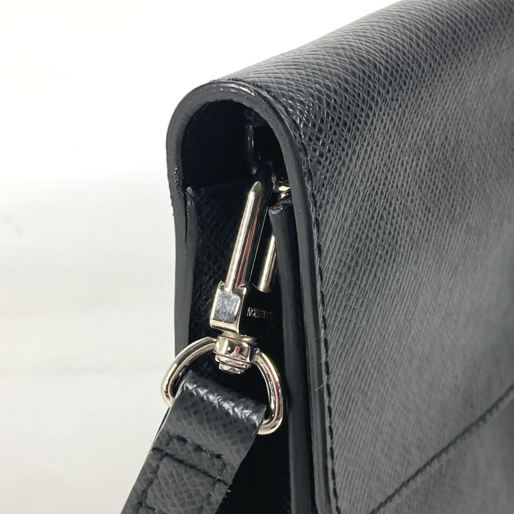 LOUIS VUITTON business bag M32592 Taiga Leather black Taiga Belair